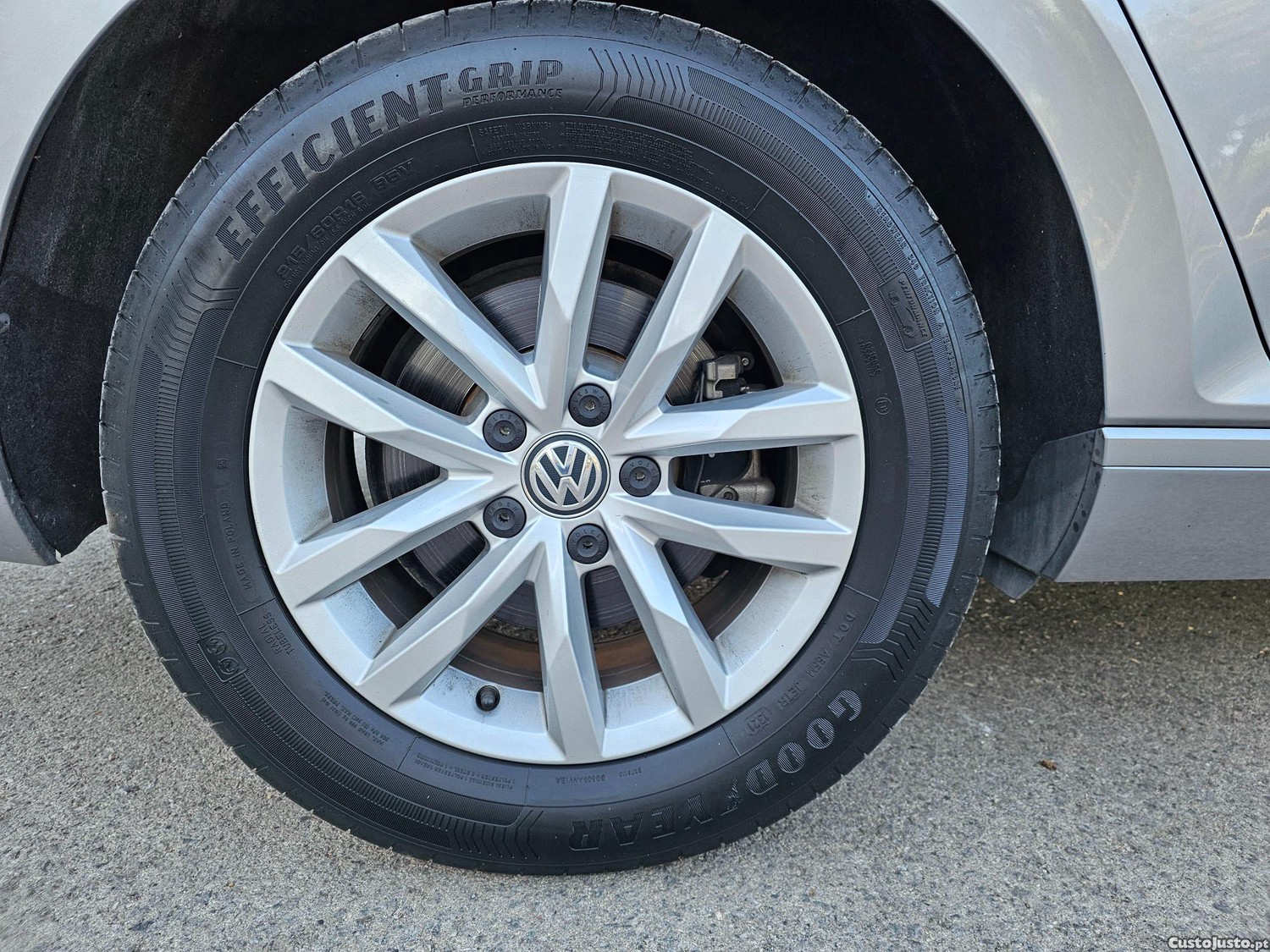 Volkswagen Passat Variant 2.0 TDi Confortline — fotografia 11