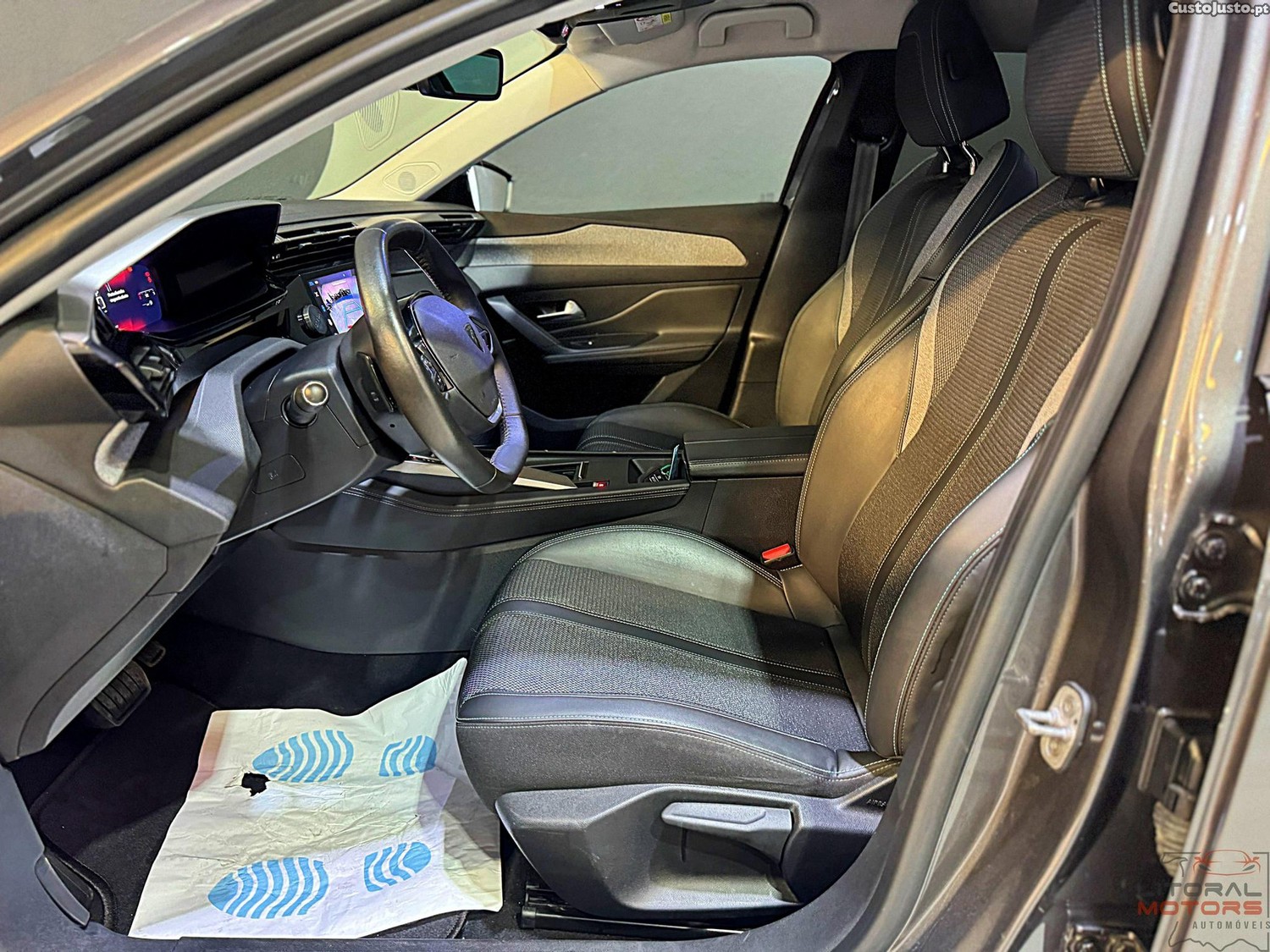 Peugeot 308 SW 1.2 PureTech Allure Pack EAT8 — fotografia 12