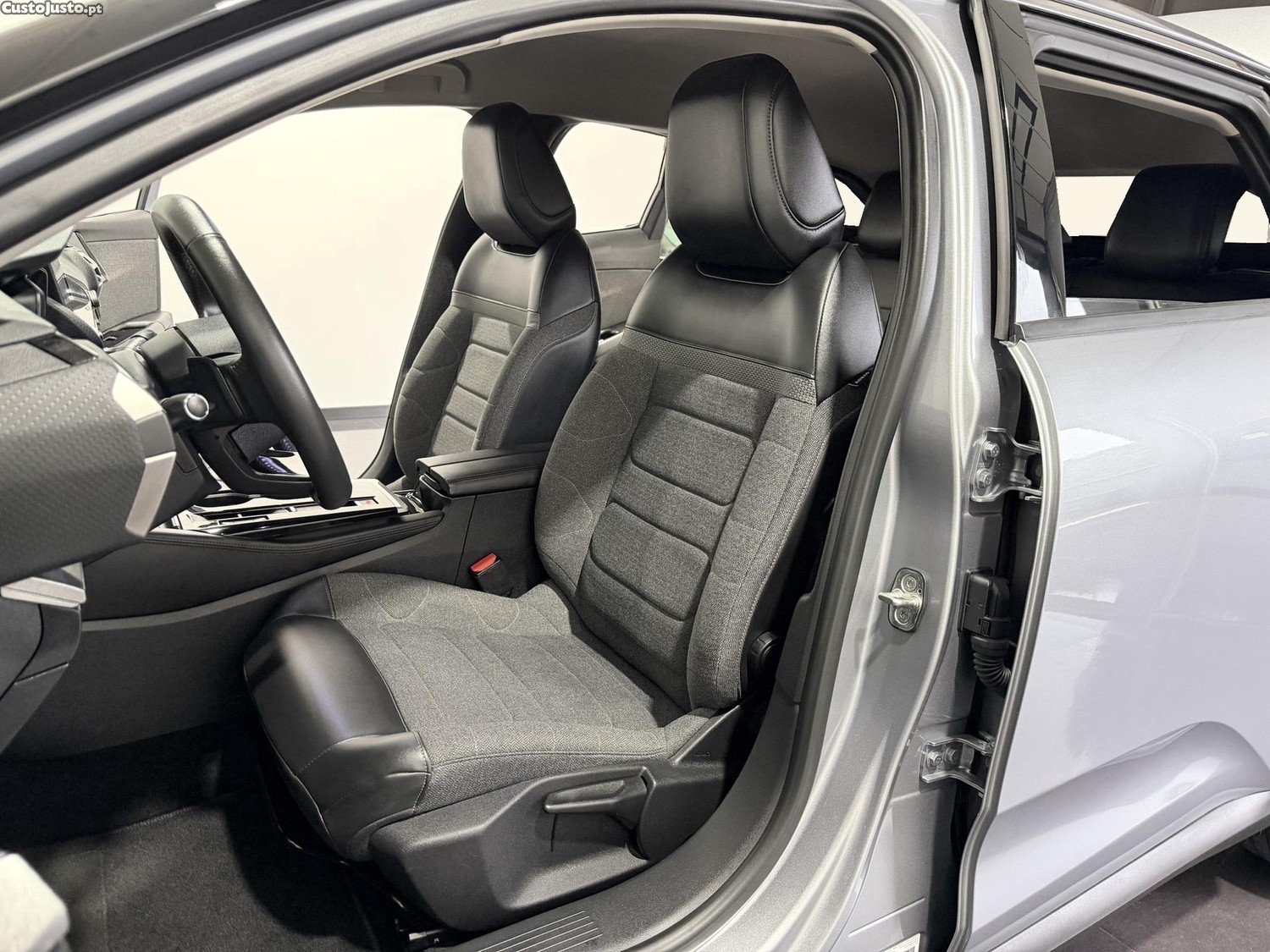 Citroën C5 X 1.6 HIBRIDO SHINE E-EAT8 224 CV - NACIONAL — fotografia 10