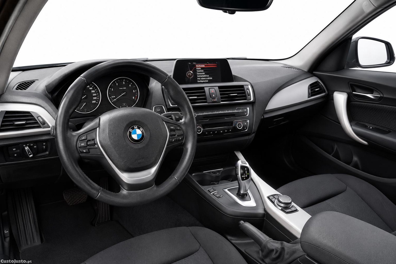 BMW 218 . — fotografia 2