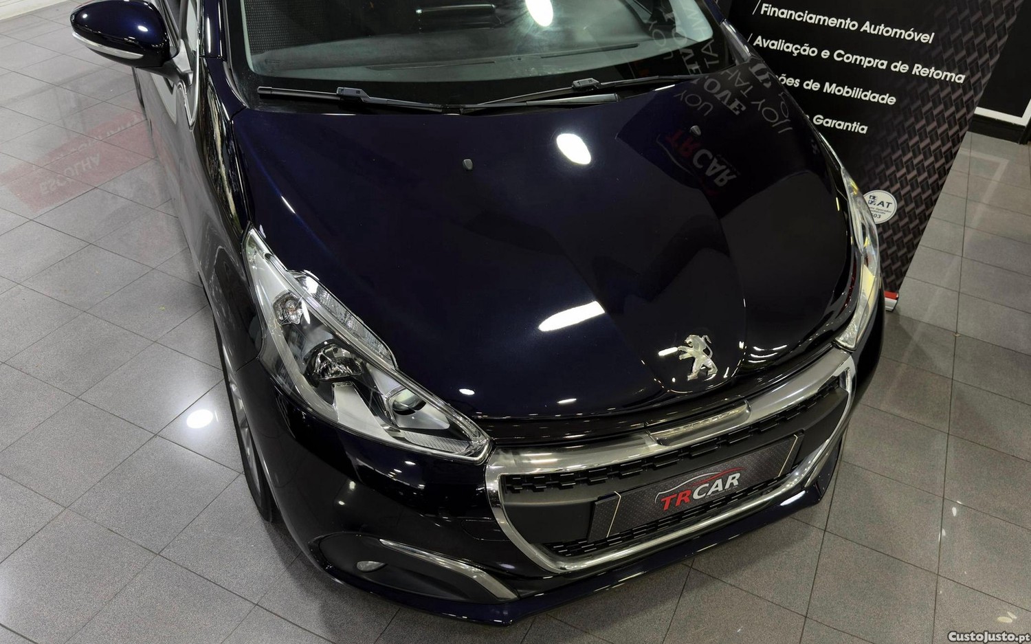 Peugeot 208 1.5 BlueHDi Allure — fotografia 17