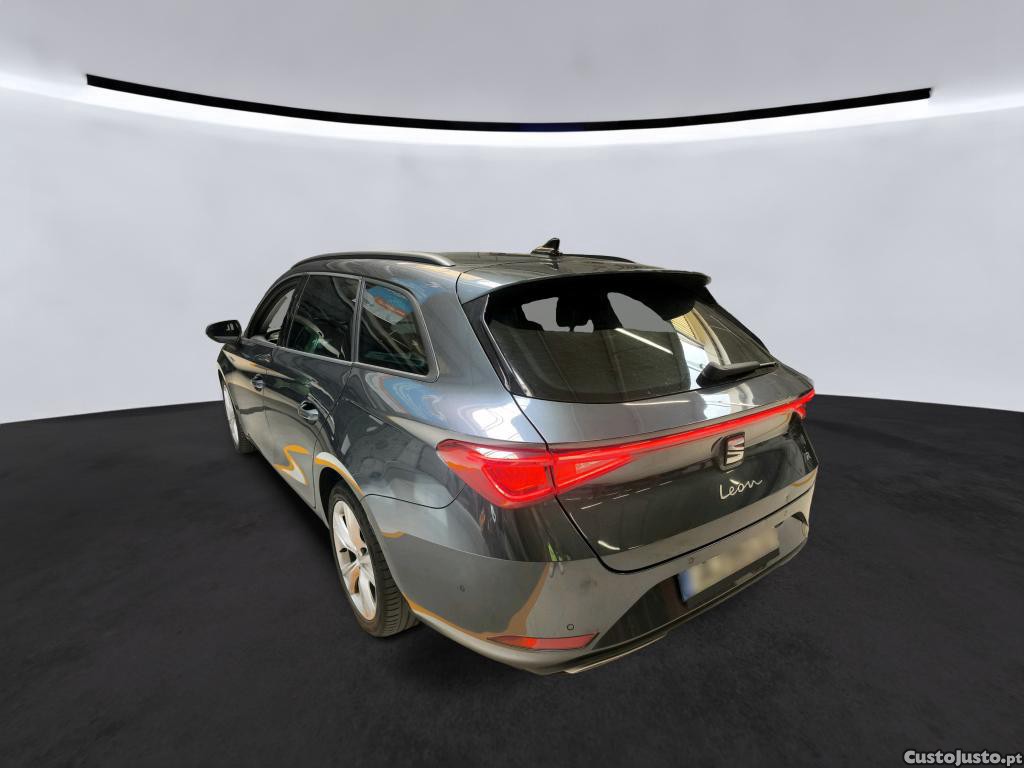 SEAT Leon ST 2.0 TDI FR DSG 150cv — fotografia 20