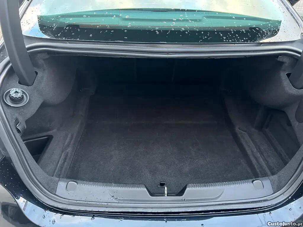 Jaguar XE 2.0 D Prestige — fotografia 8