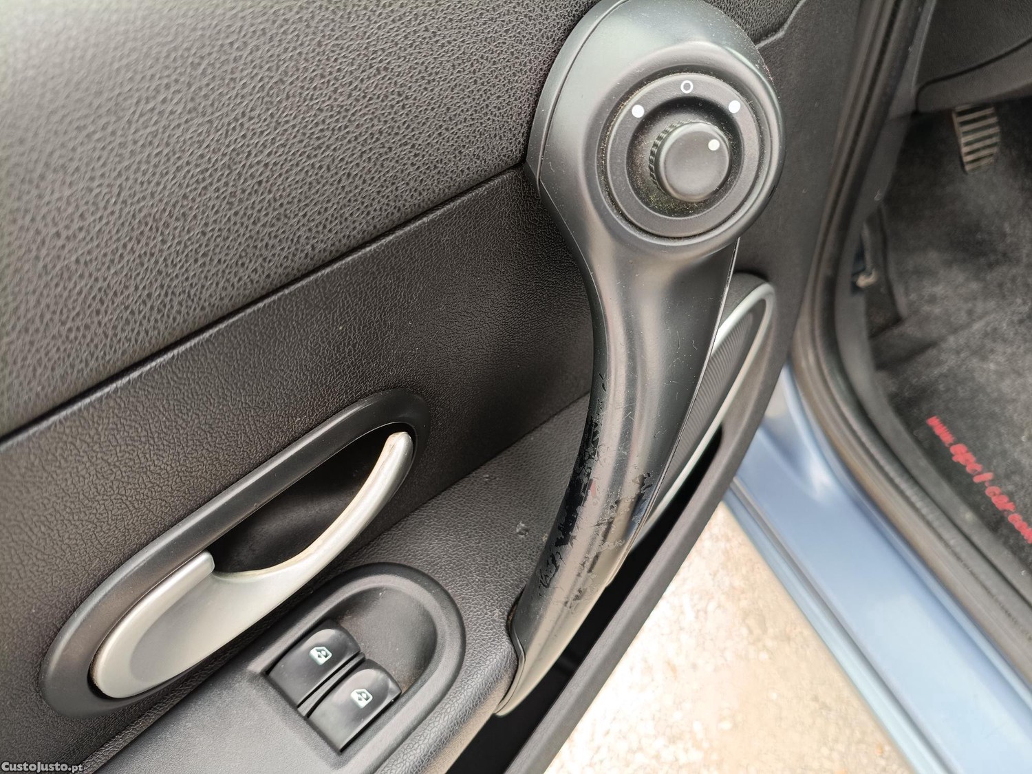 Renault Clio III 1.2 16V 75cv 5p — fotografia 4