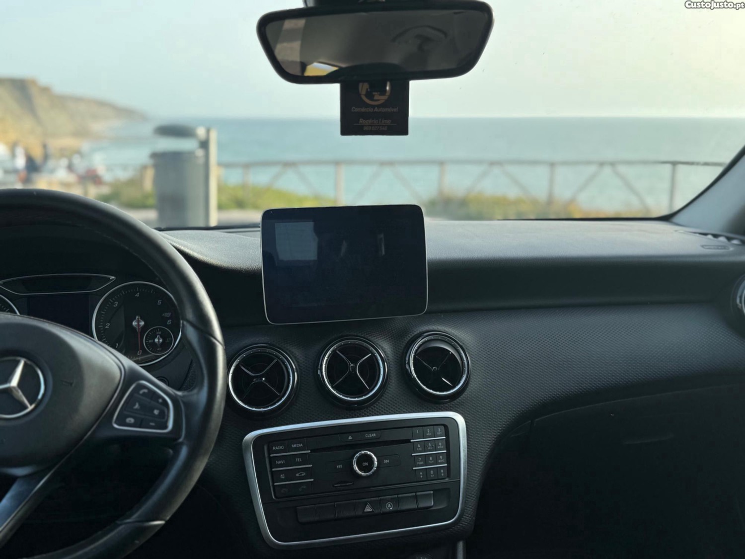Mercedes-Benz A 180 d blue efficiency — fotografia 7