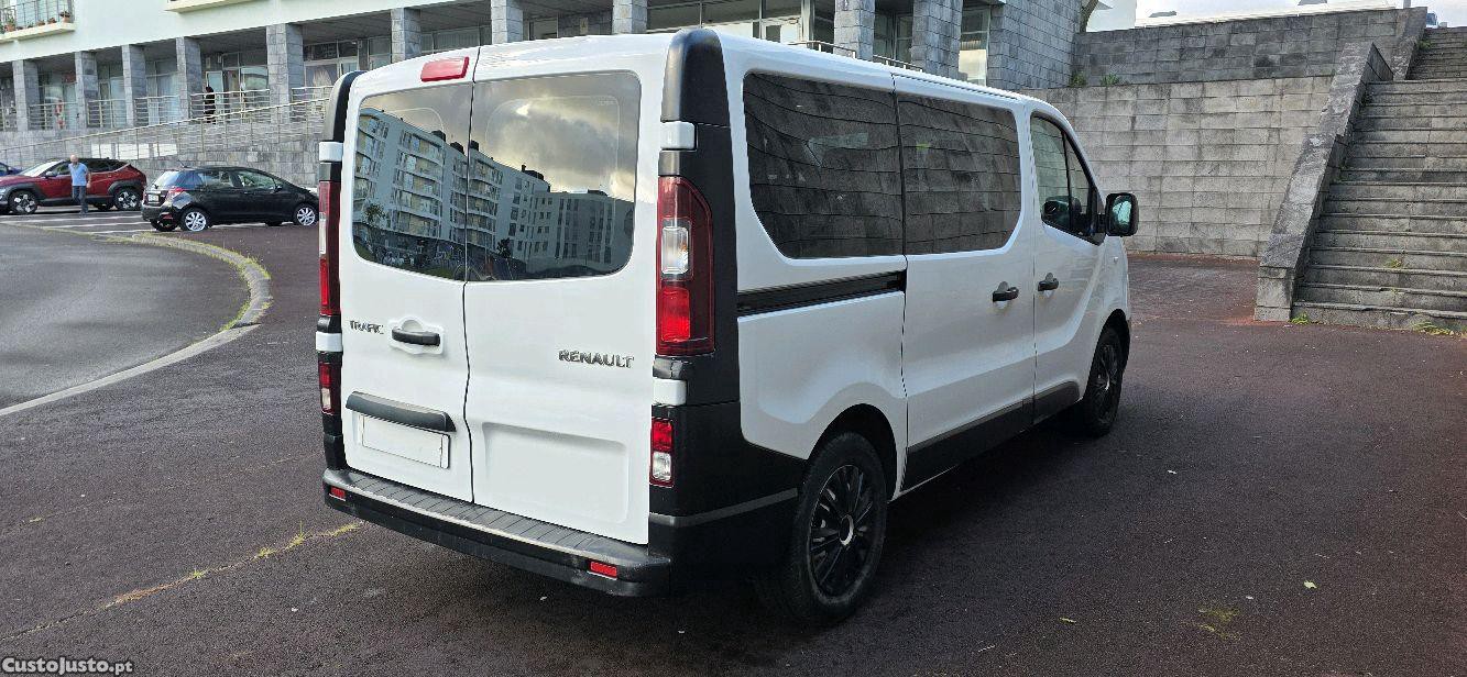 Renault Trafic DCi top 9 Lugares IVA incluído - 17 — photo 4