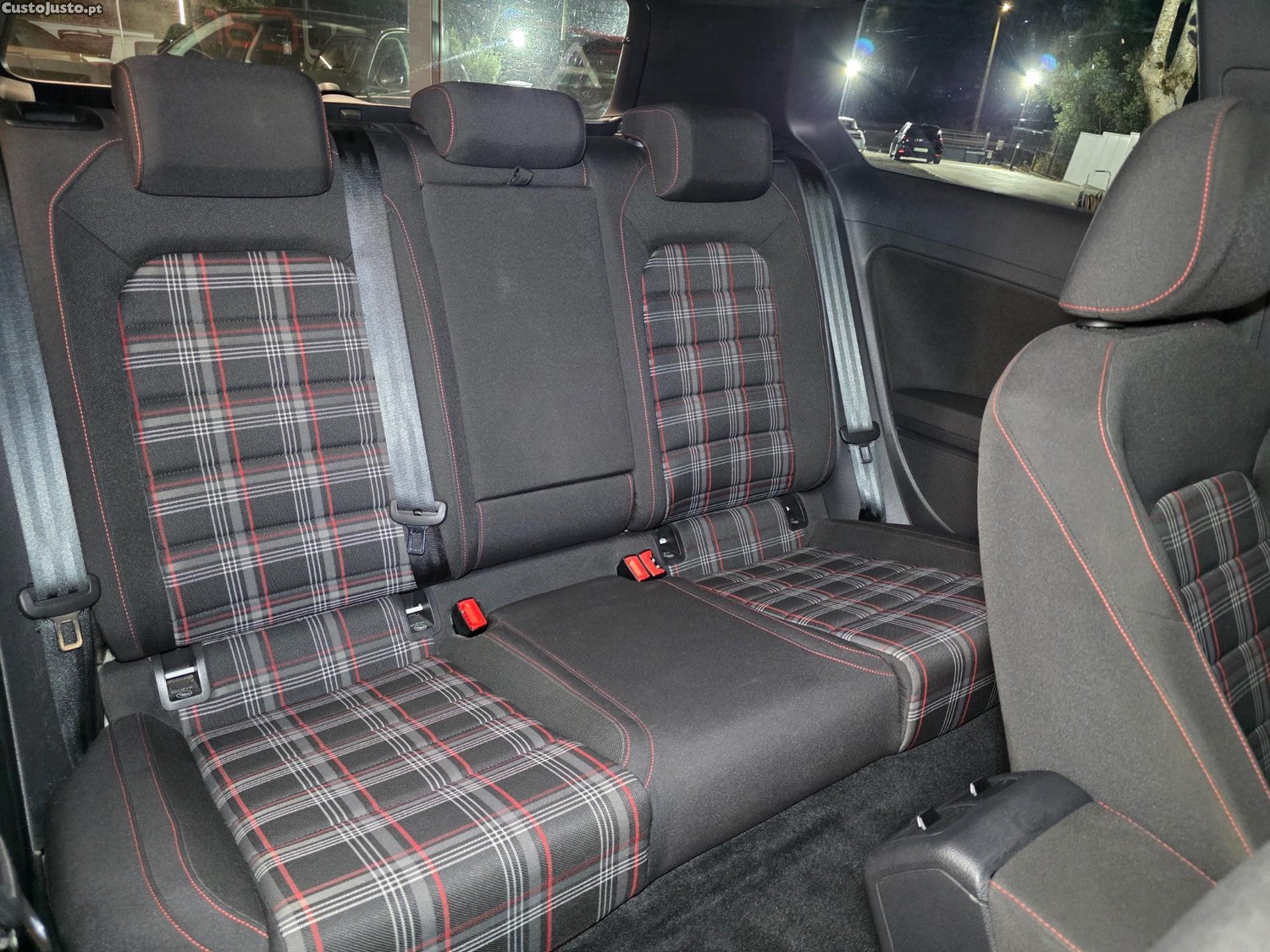 Volkswagen Golf 7 GTI DSG 220CV — fotografia 5