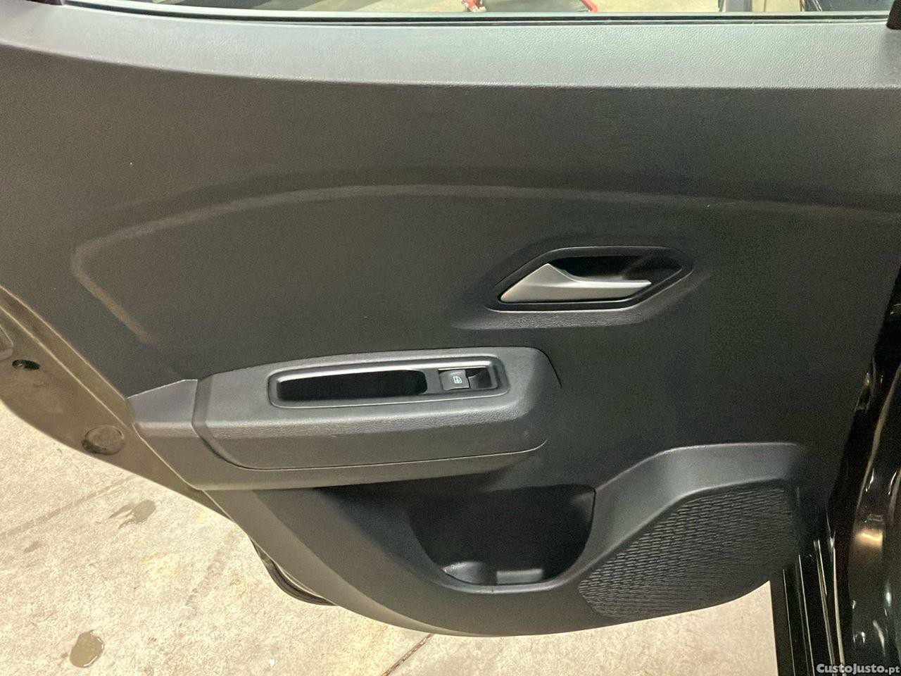 Dacia Sandero 1.0 ECO-G Essential Bi-Fuel — fotografia 4