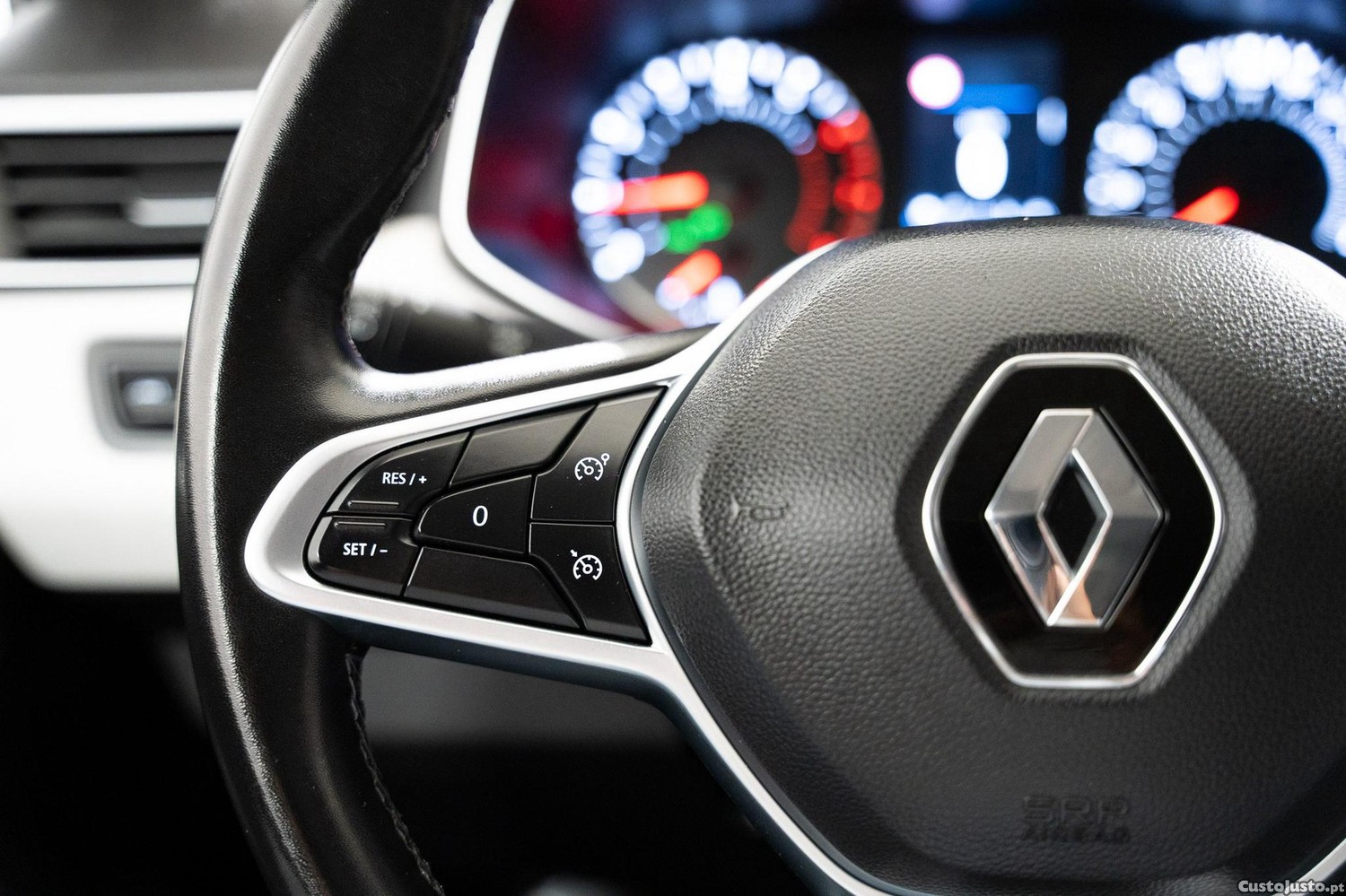 Renault Clio 1.0 TCe Limited — fotografia 11