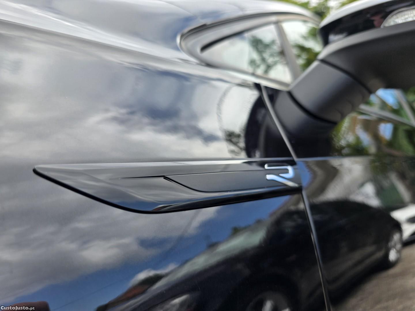 Volkswagen Golf 2.0 TSI R DSG — fotografia 3