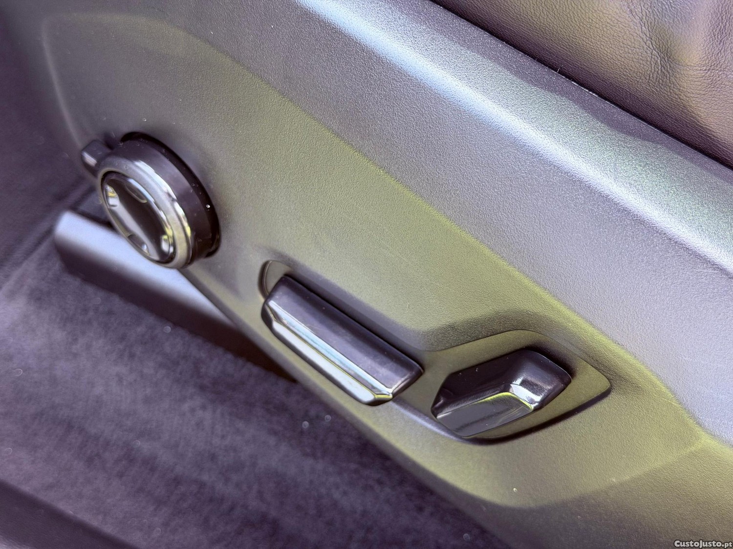 Volvo XC 60 2.0 T6 PHEV Black Edition AWD — fotografia 13