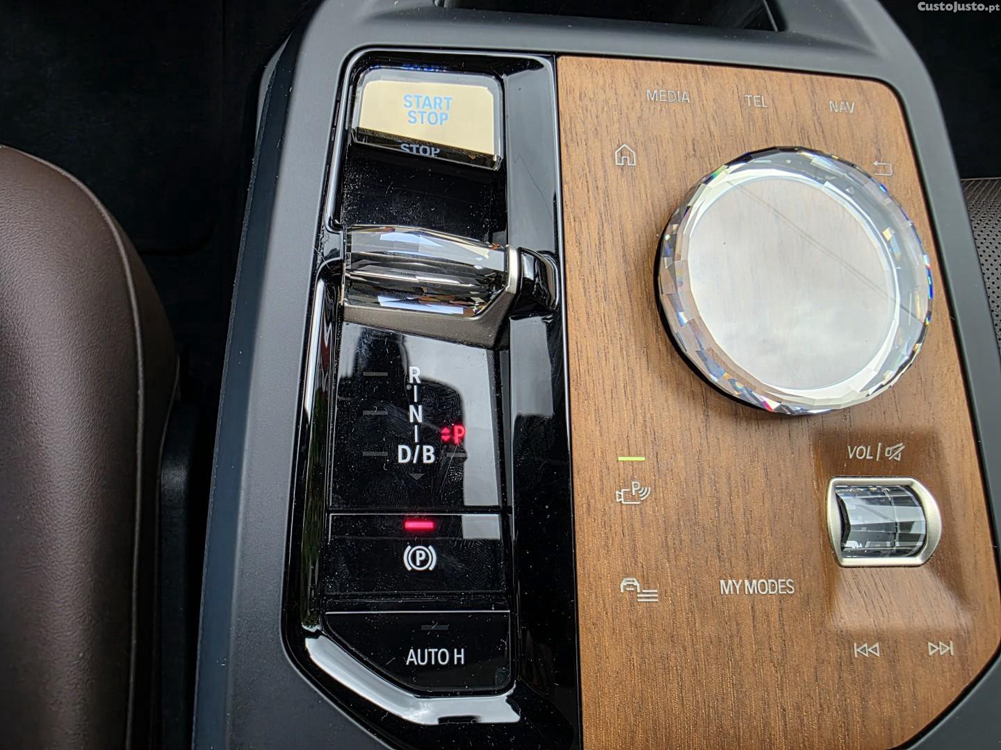 BMW iX xDrive 40 — fotografia 19