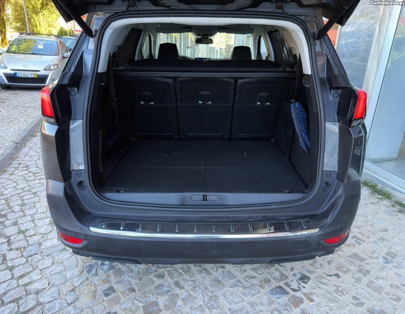 Peugeot 5008 1.5 BlueHDi Allure Pack EAT8 — fotografia 16