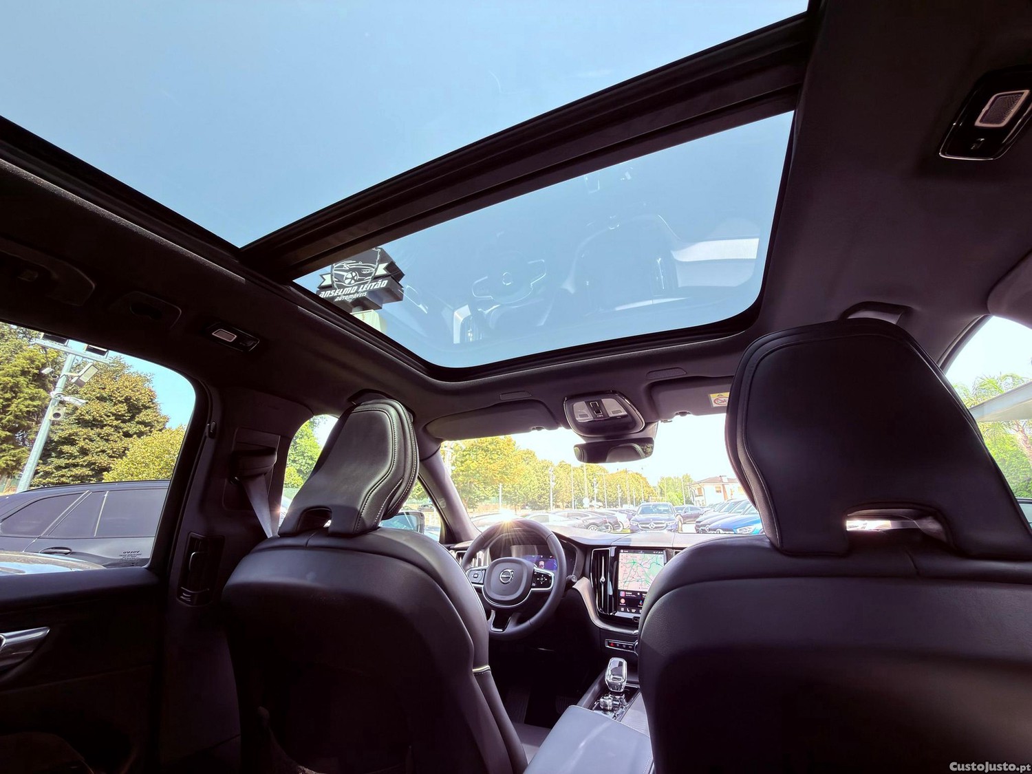 Volvo XC 60 2.0 T6 PHEV Black Edition AWD — fotografia 29