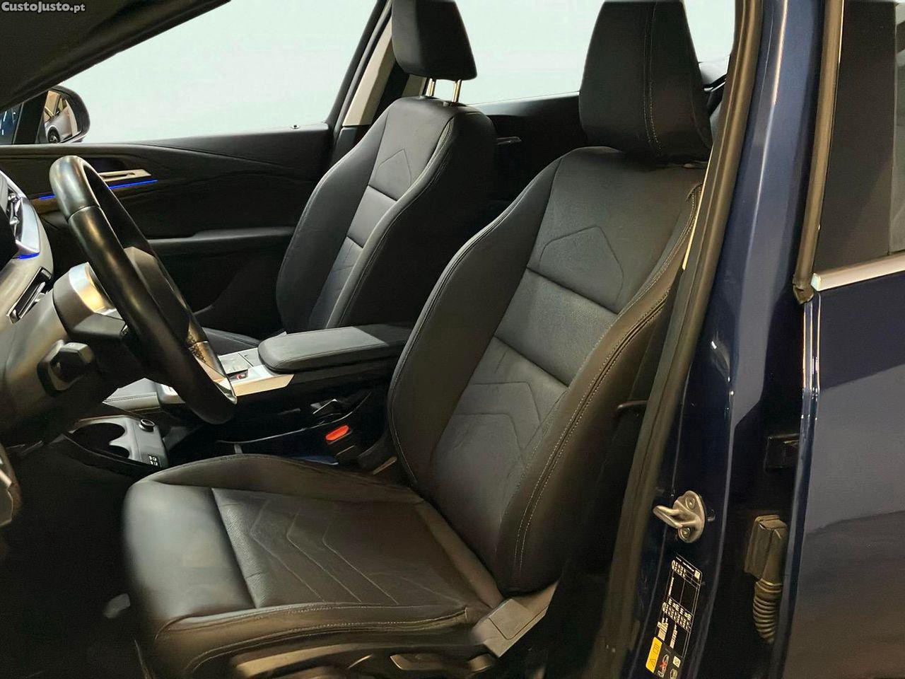 BMW 225 Active Tourer XE e xDrive Line Luxury — fotografia 10