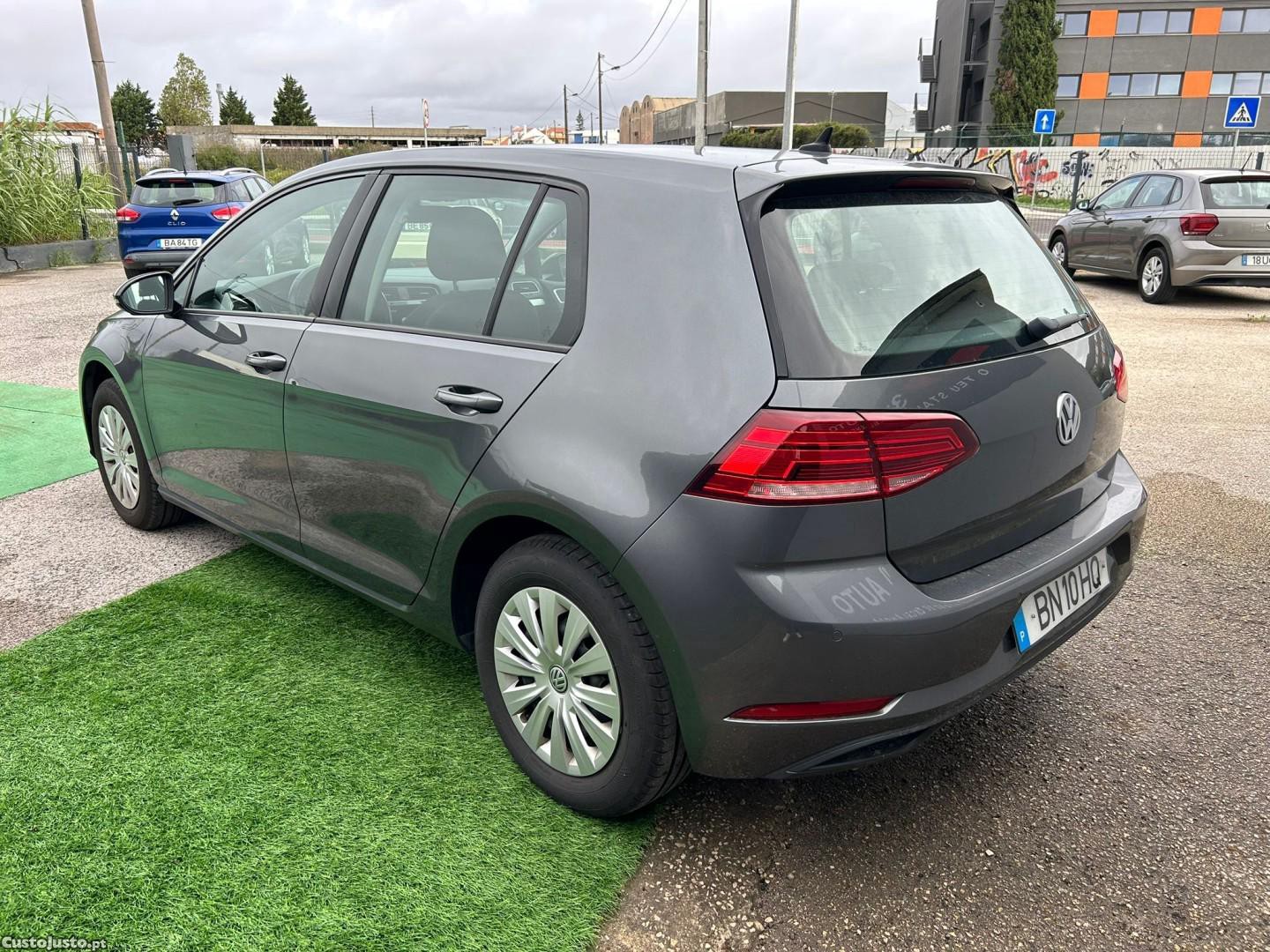 VW Golf 1.6 TDi Confortline - 18 foto 4