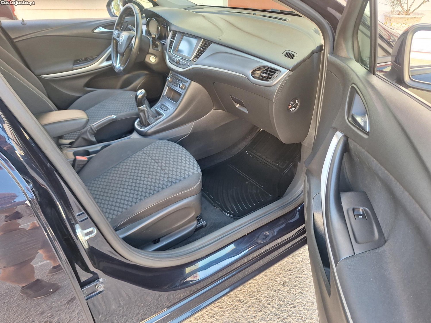 Opel Astra 1.6 CDTI Business — fotografia 11