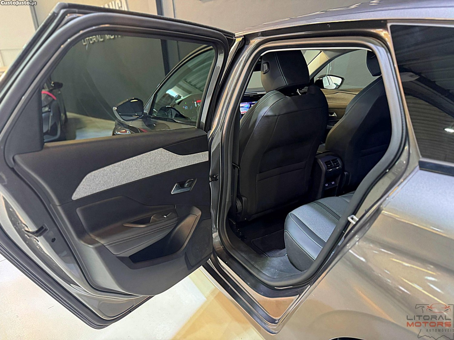 Peugeot 308 SW 1.2 PureTech Allure Pack EAT8 — fotografia 11