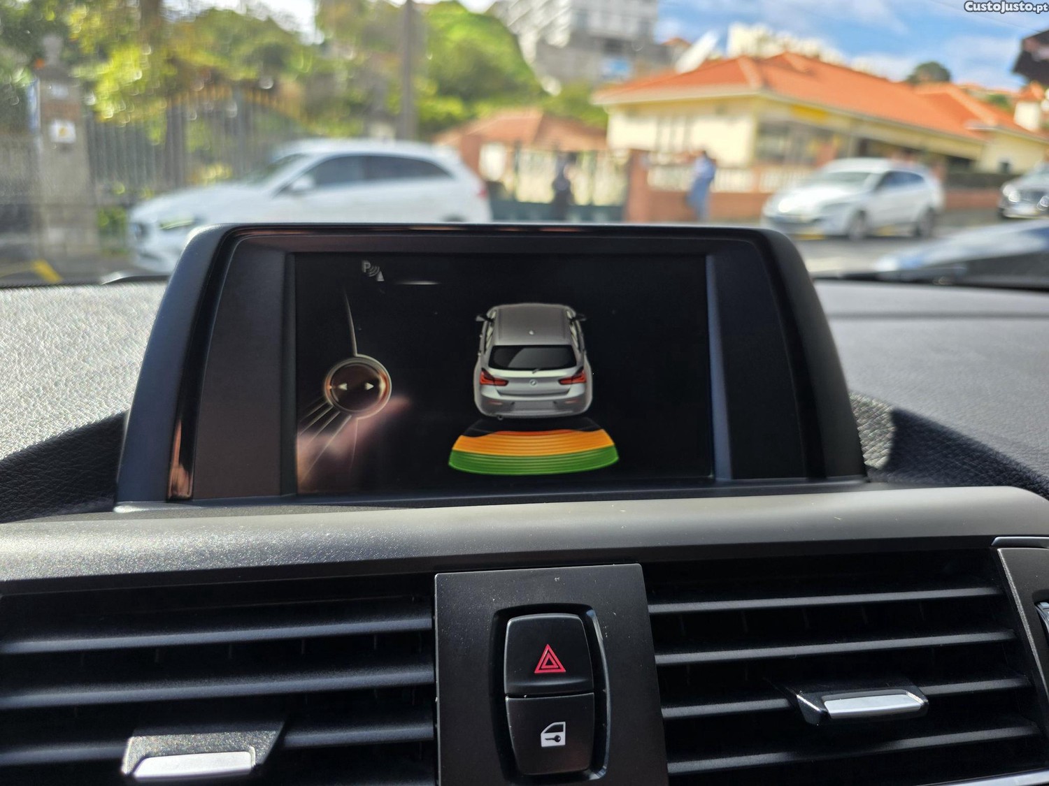 BMW 116 d Line Sport — fotografia 18