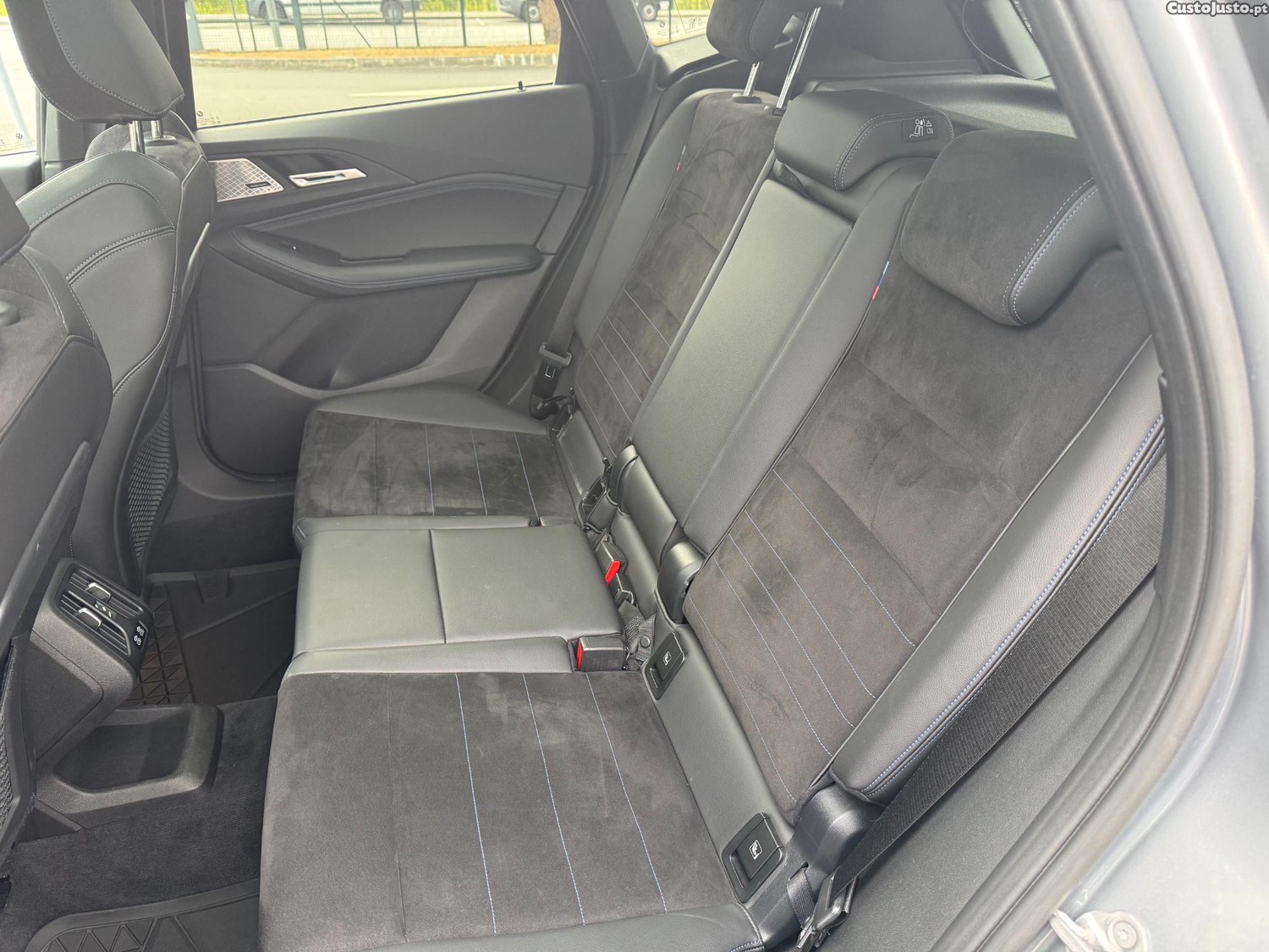 BMW 218 Active Tourer d Pack Desportivo M Auto — fotografia 6