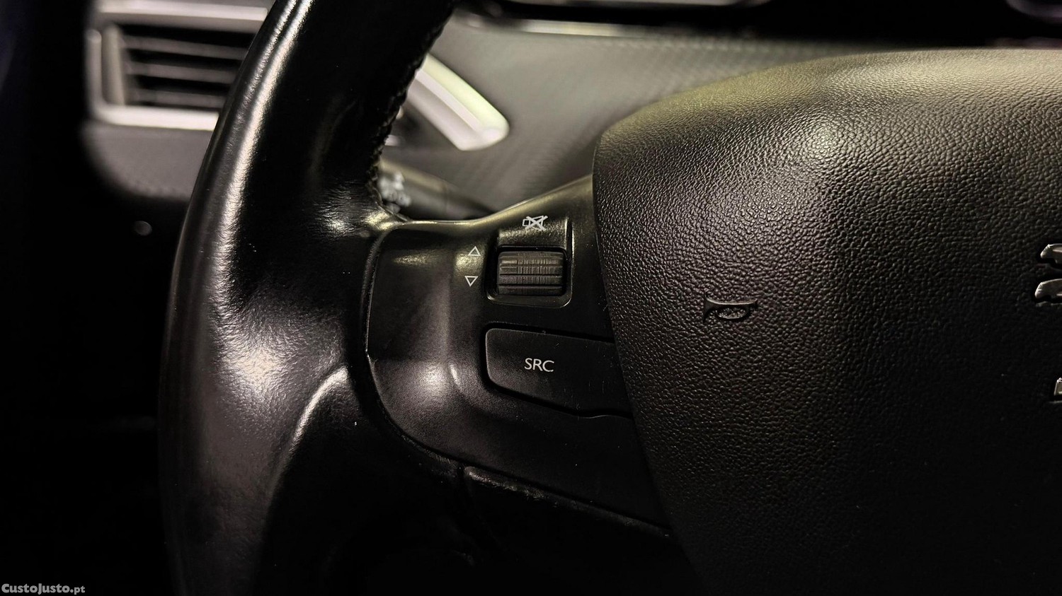 Peugeot 208 1.5 BlueHDi Allure — fotografia 9