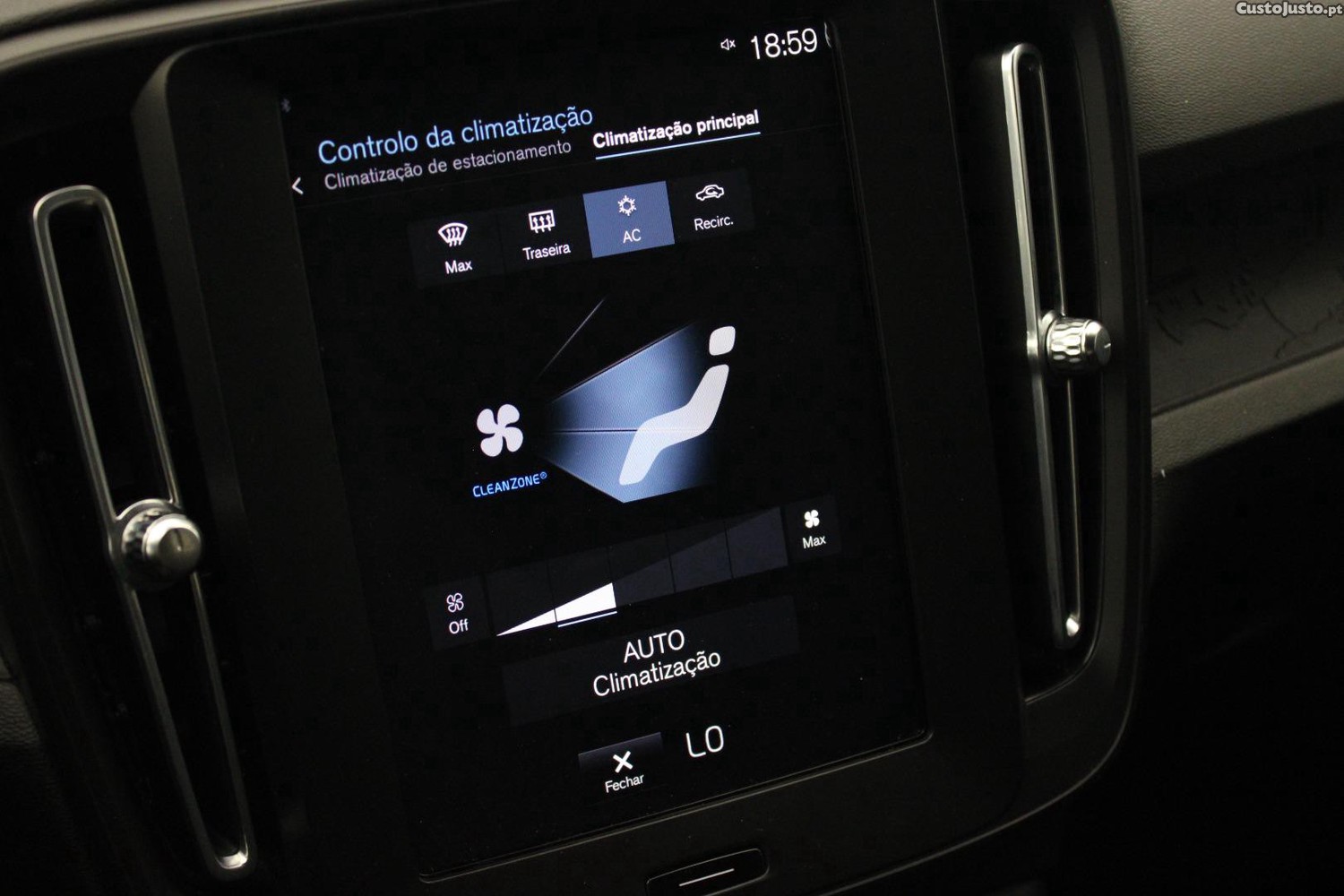 Volvo XC 40 1.5 T2 MOMENTUM CORE — fotografia 21