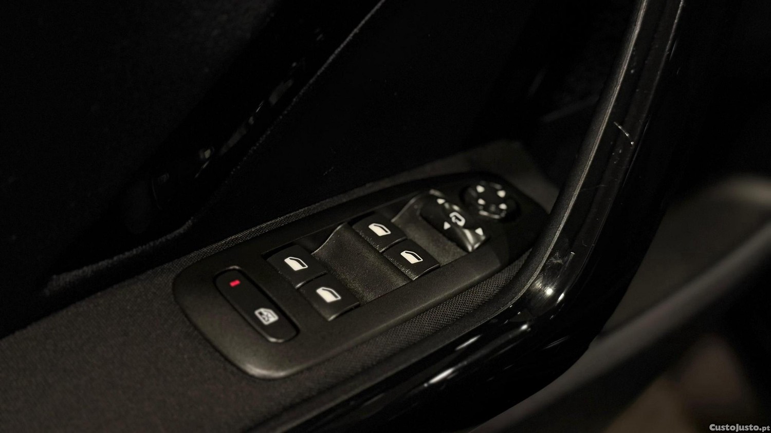 Peugeot 208 1.5 BlueHDi Allure — fotografia 6