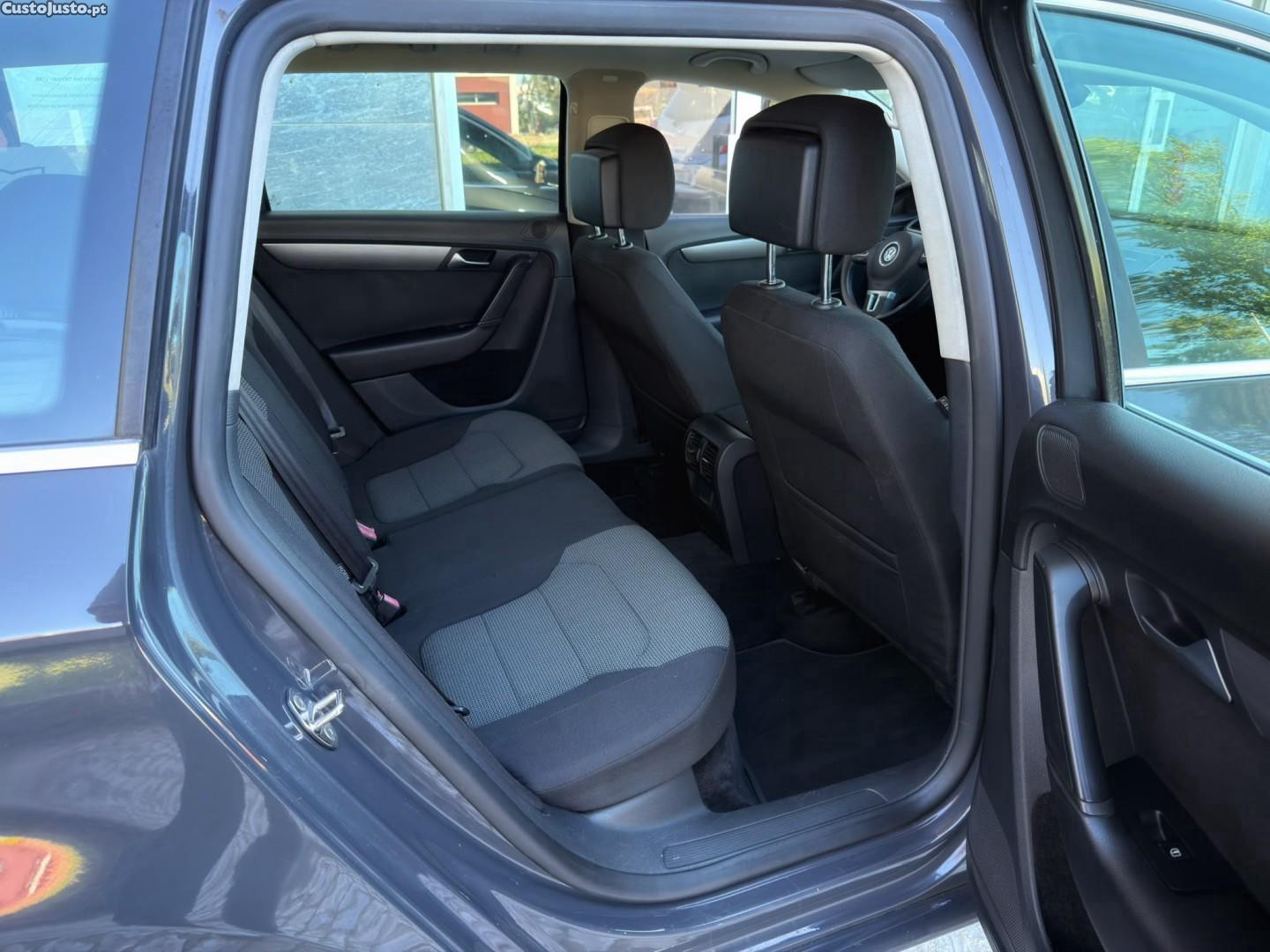 Volkswagen Passat 1.6 TDI BlueMotion — fotografia 2