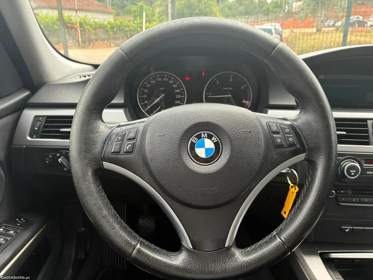 BMW 318 d Touring — fotografia 11