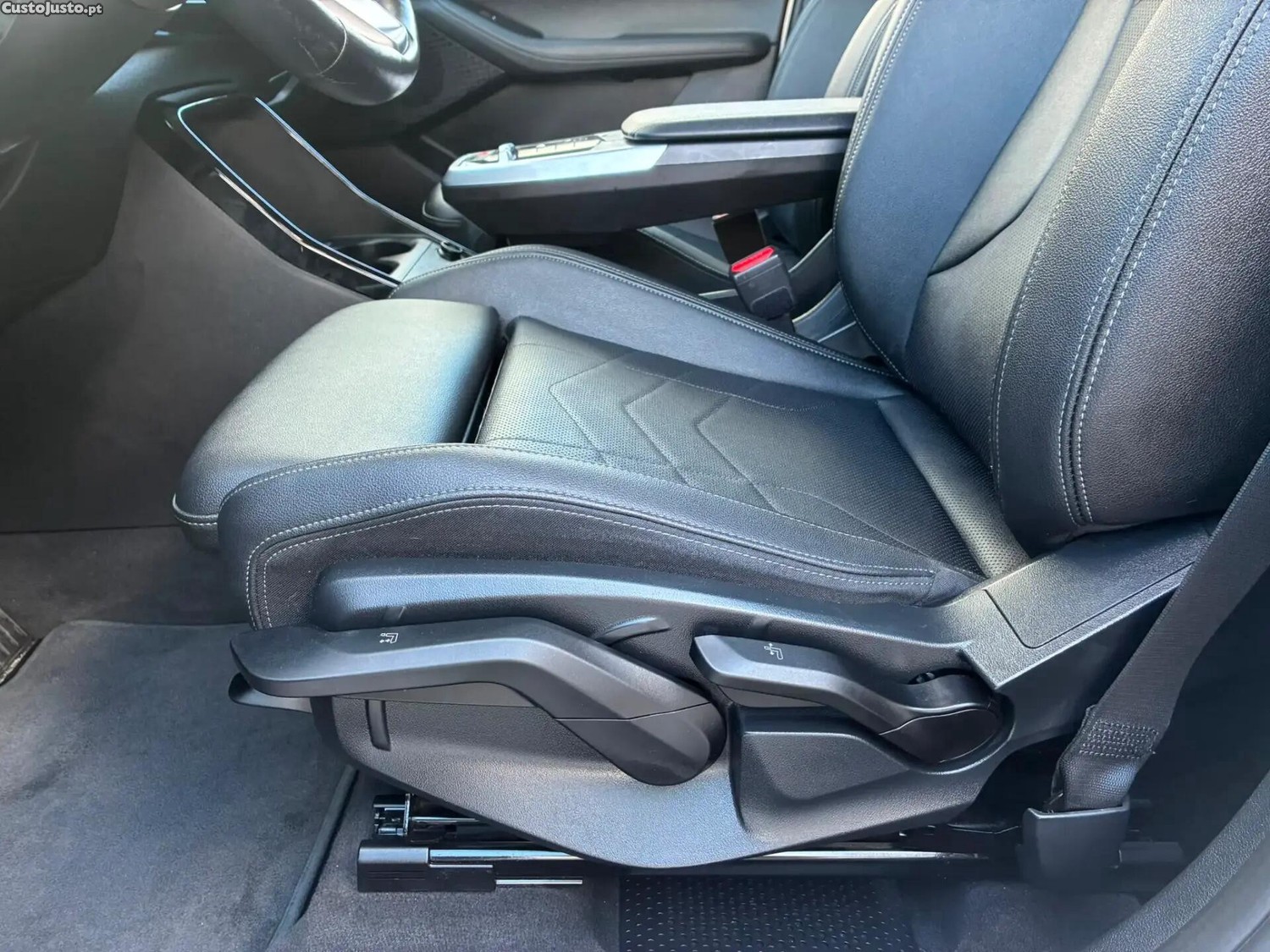 BMW 218 Active Tourer i Line Luxury Auto — fotografia 21
