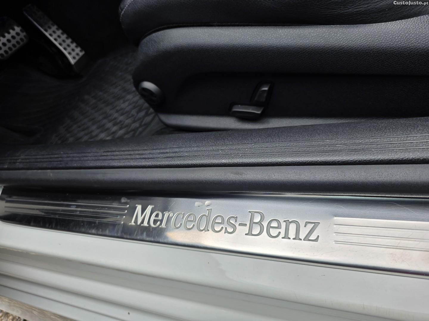 Mercedes-Benz E 220 d AMG Line Aut. — fotografia 9