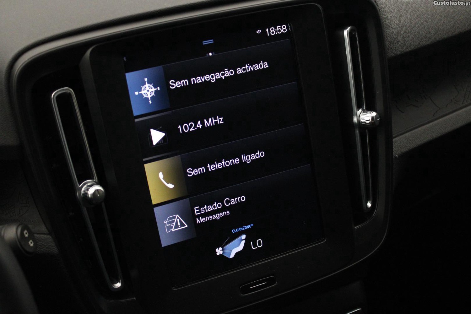 Volvo XC 40 1.5 T2 MOMENTUM CORE — fotografia 26