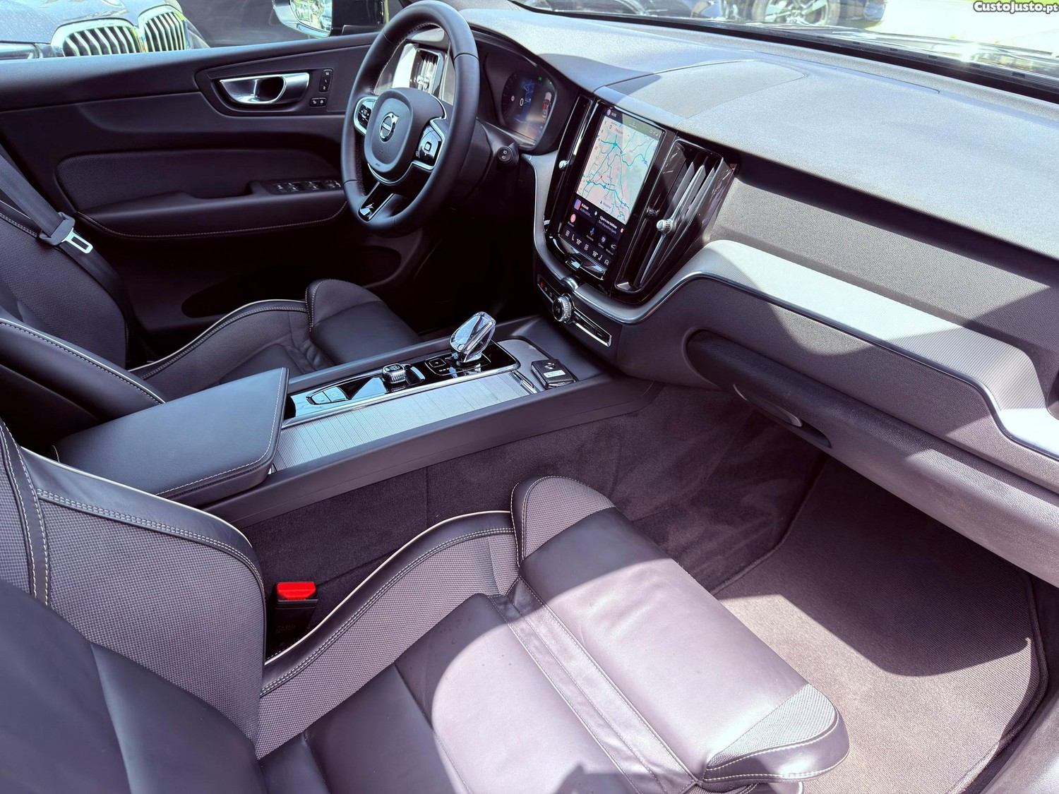 Volvo XC 60 2.0 T6 PHEV Black Edition AWD — fotografia 12