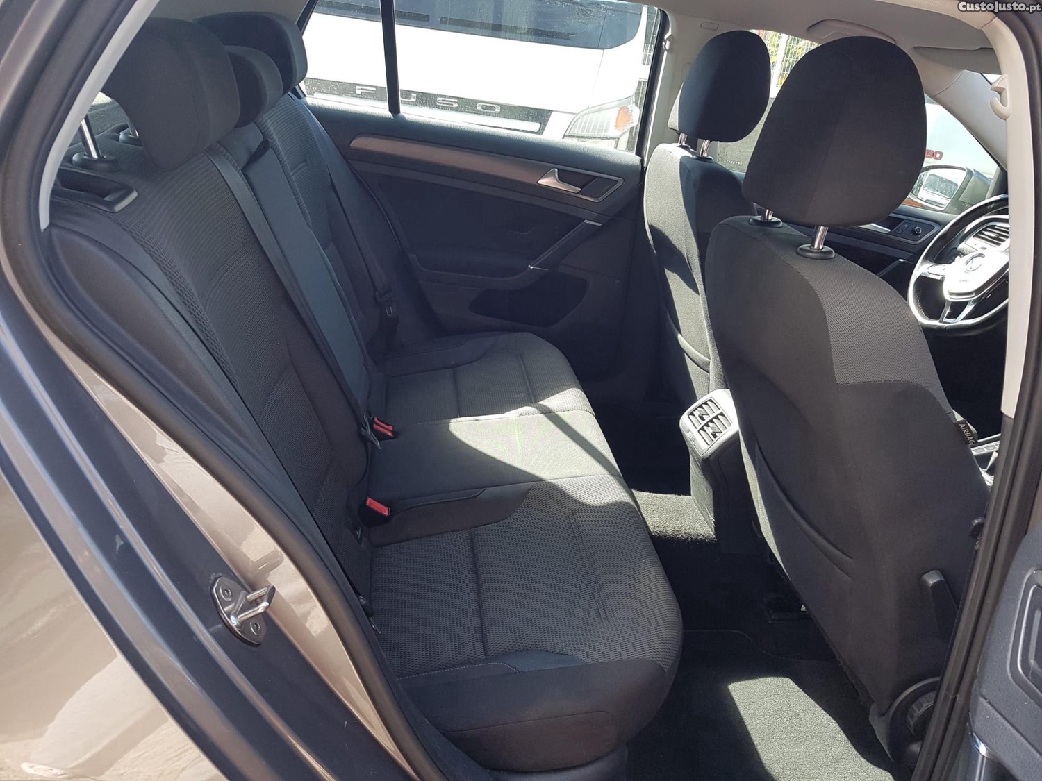 Volkswagen Golf Bluemotion TDI — fotografia 6