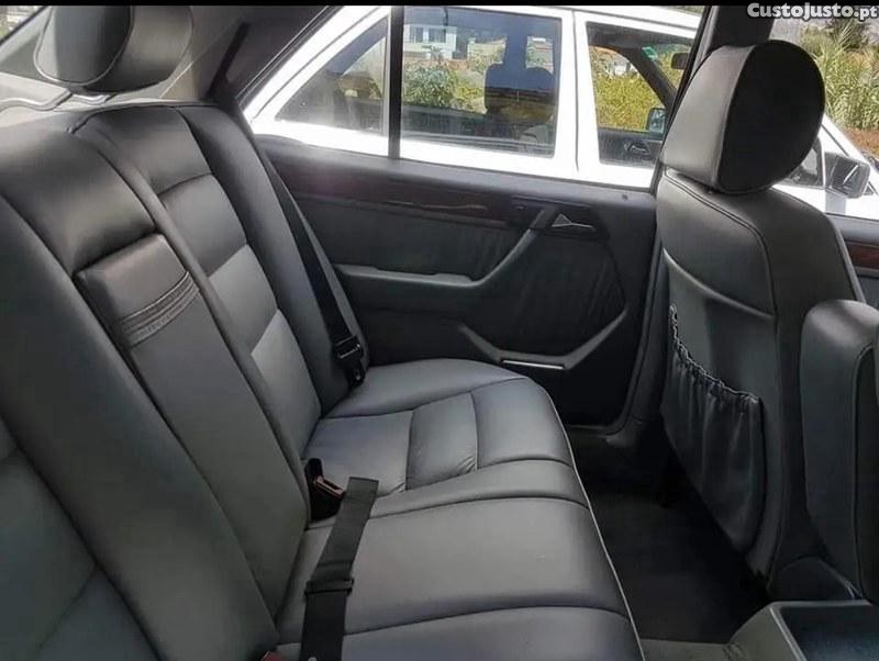Mercedes-Benz 200 E — fotografia 4
