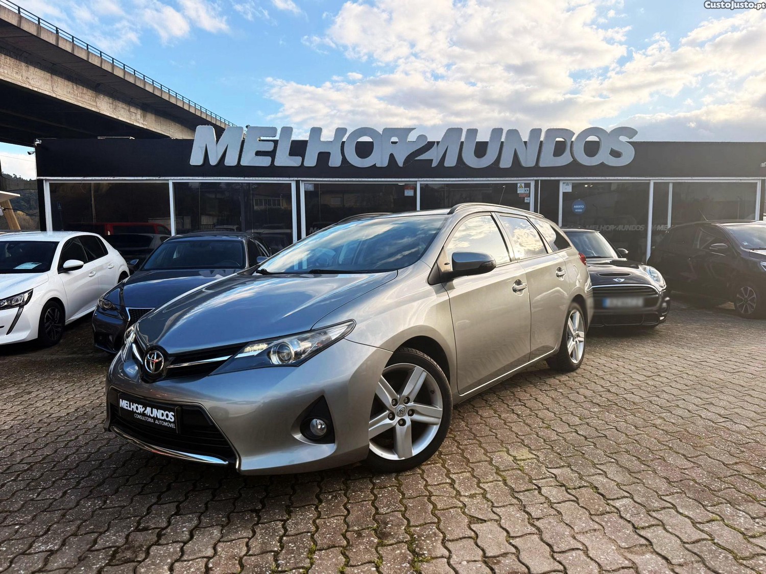 Toyota Auris 1.4 D-4D Com+P.Sport +Navi - 14 foto 2