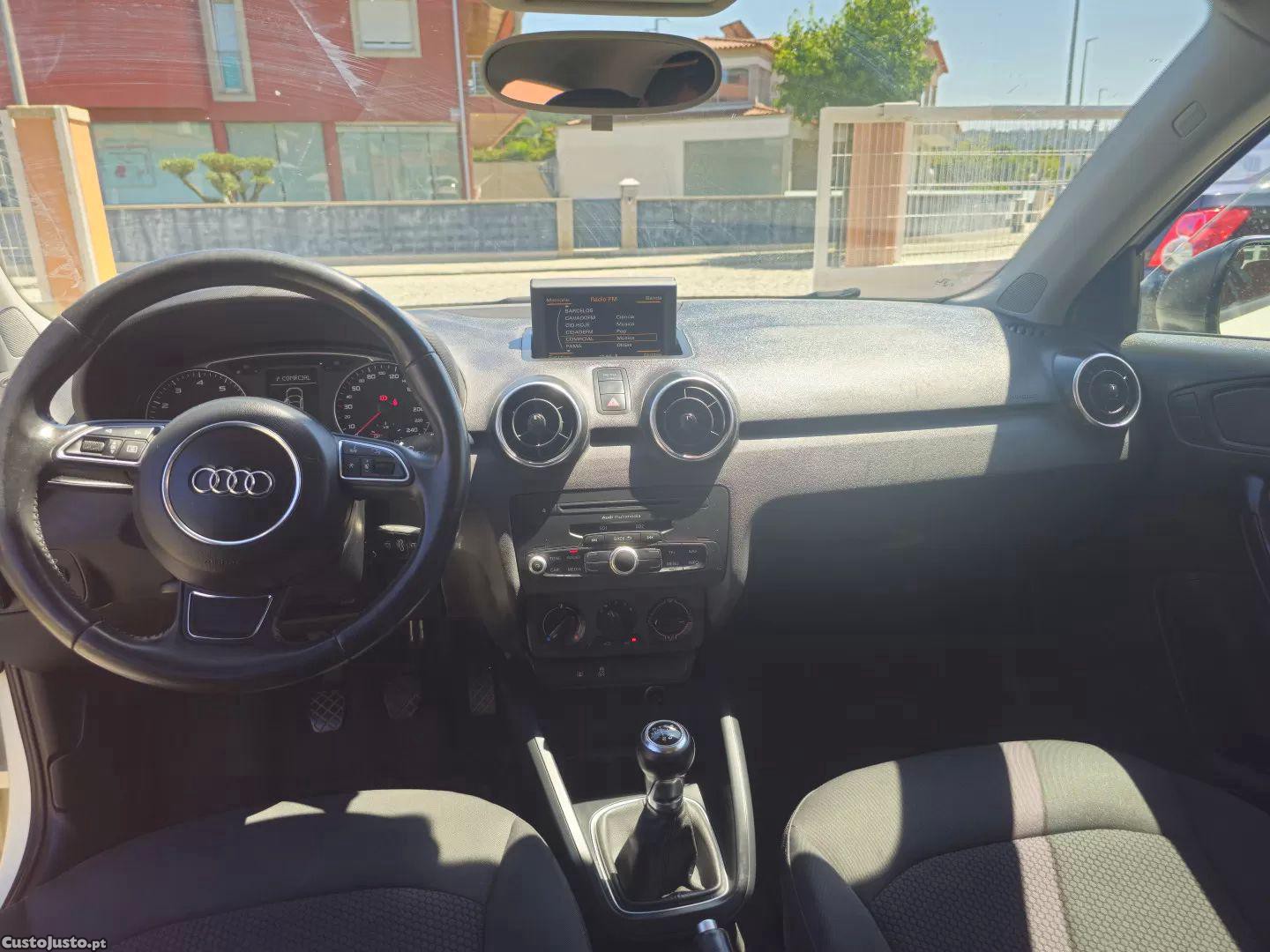 Audi 80 1.2 tfsi attraction — fotografia 4