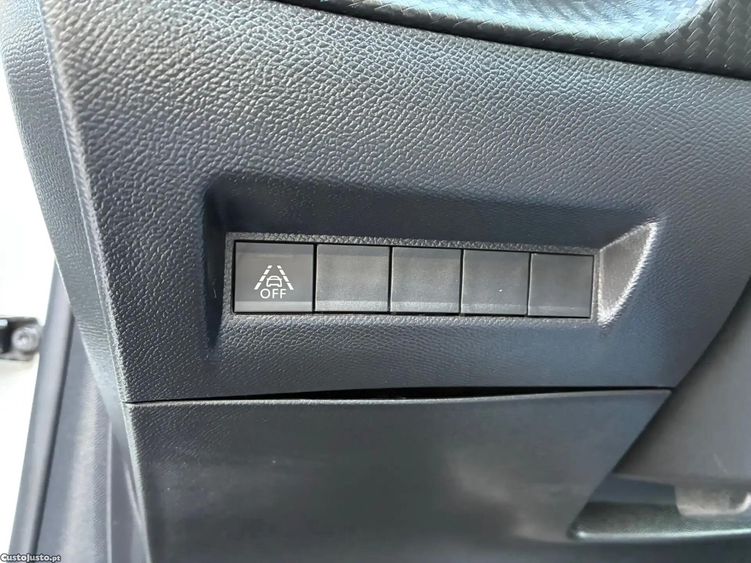 Peugeot e-208 50 kWh GT Line — fotografia 20