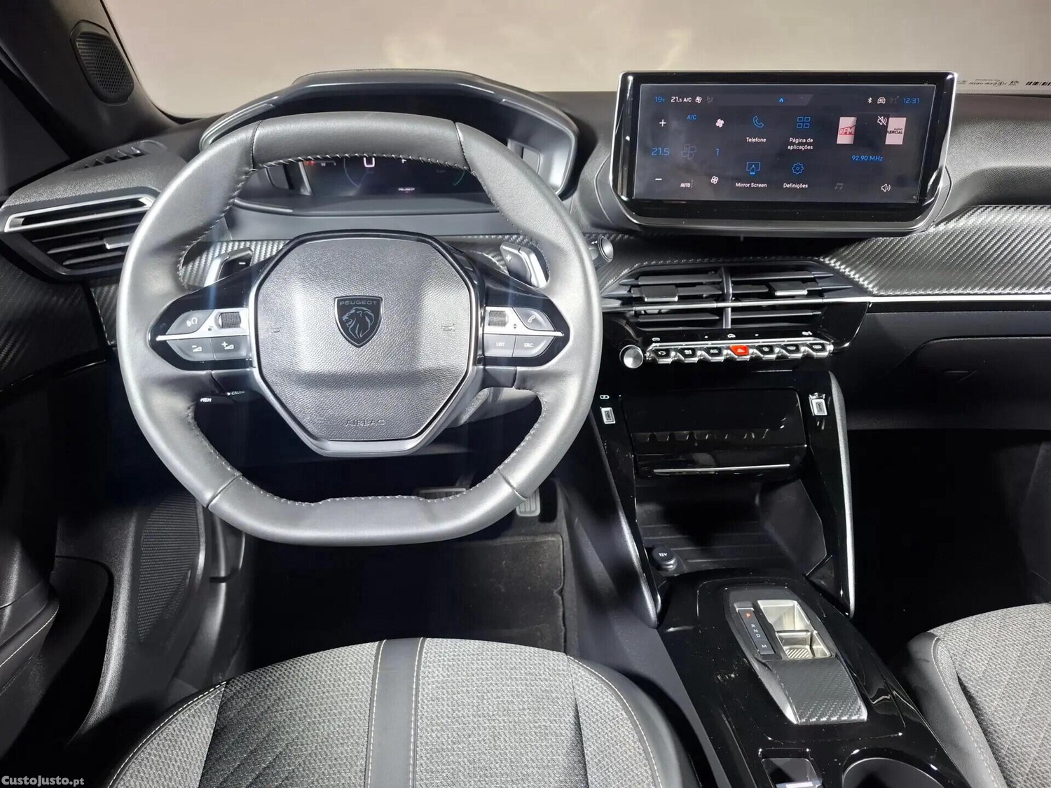 Peugeot 2008 1.2 Hybrid Allure e-DCS6 — fotografia 3