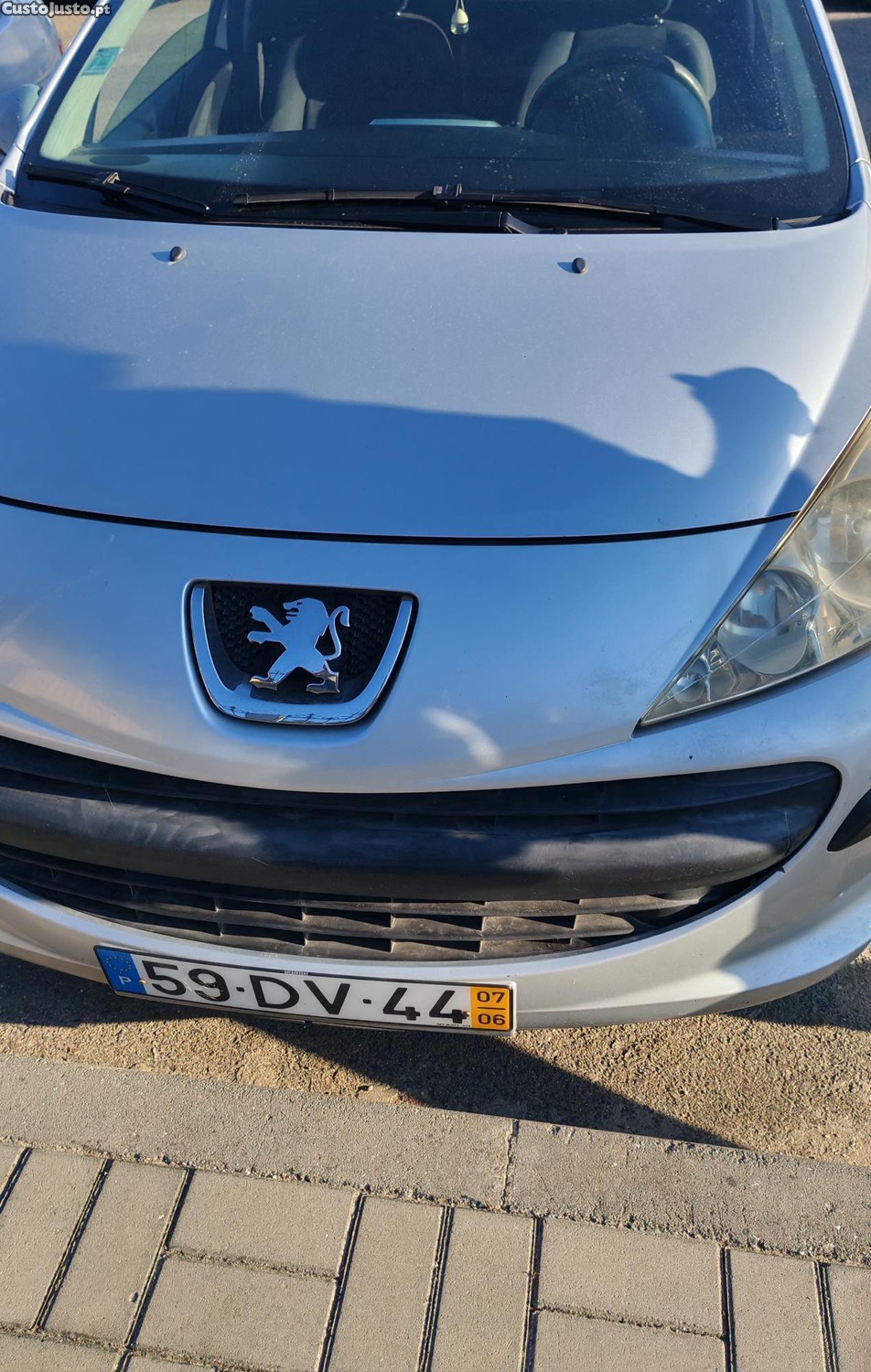 Peugeot 207 1.4 HDI — fotografia 8