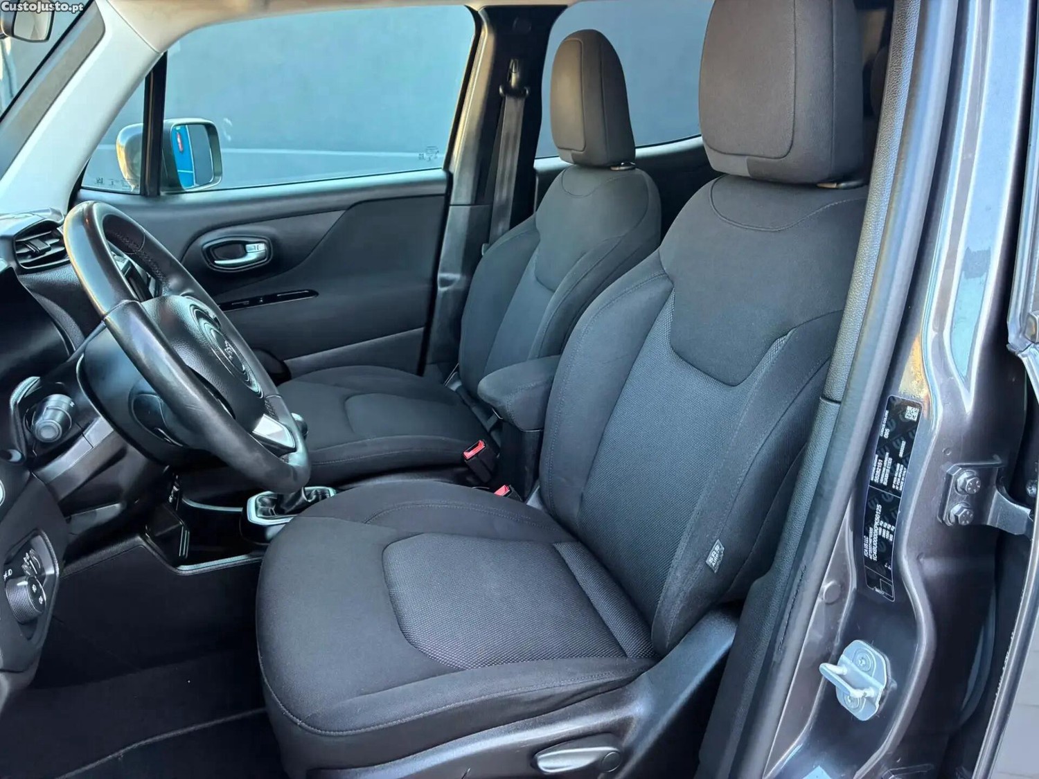 Jeep Renegade 1.0 T Longitude — fotografia 8