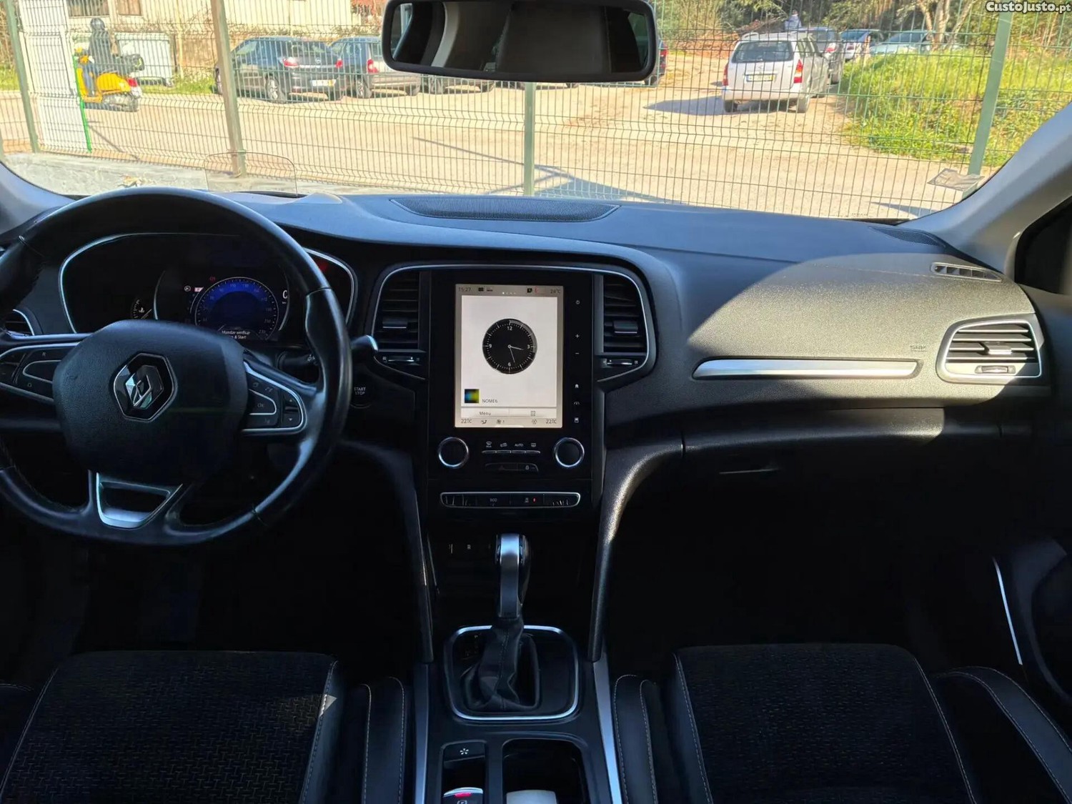 Renault Mégane IV SPORT TOURER 1.5 DCI INTENSE — fotografia 17