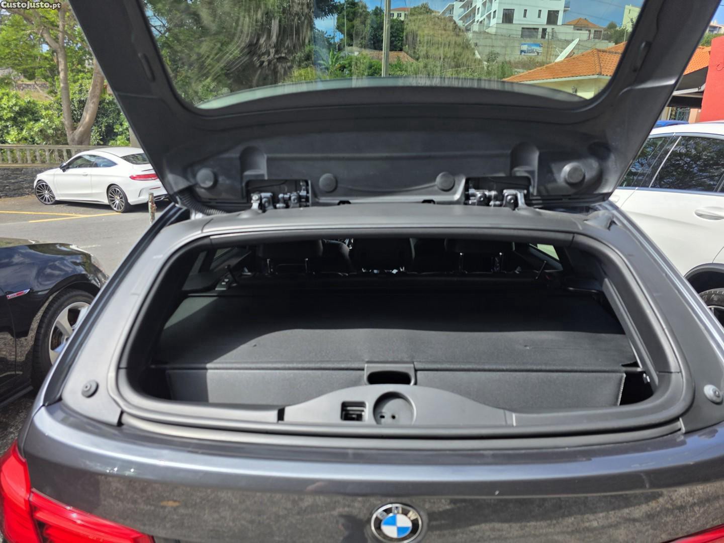 BMW 318 d Line Luxury Auto — fotografia 38