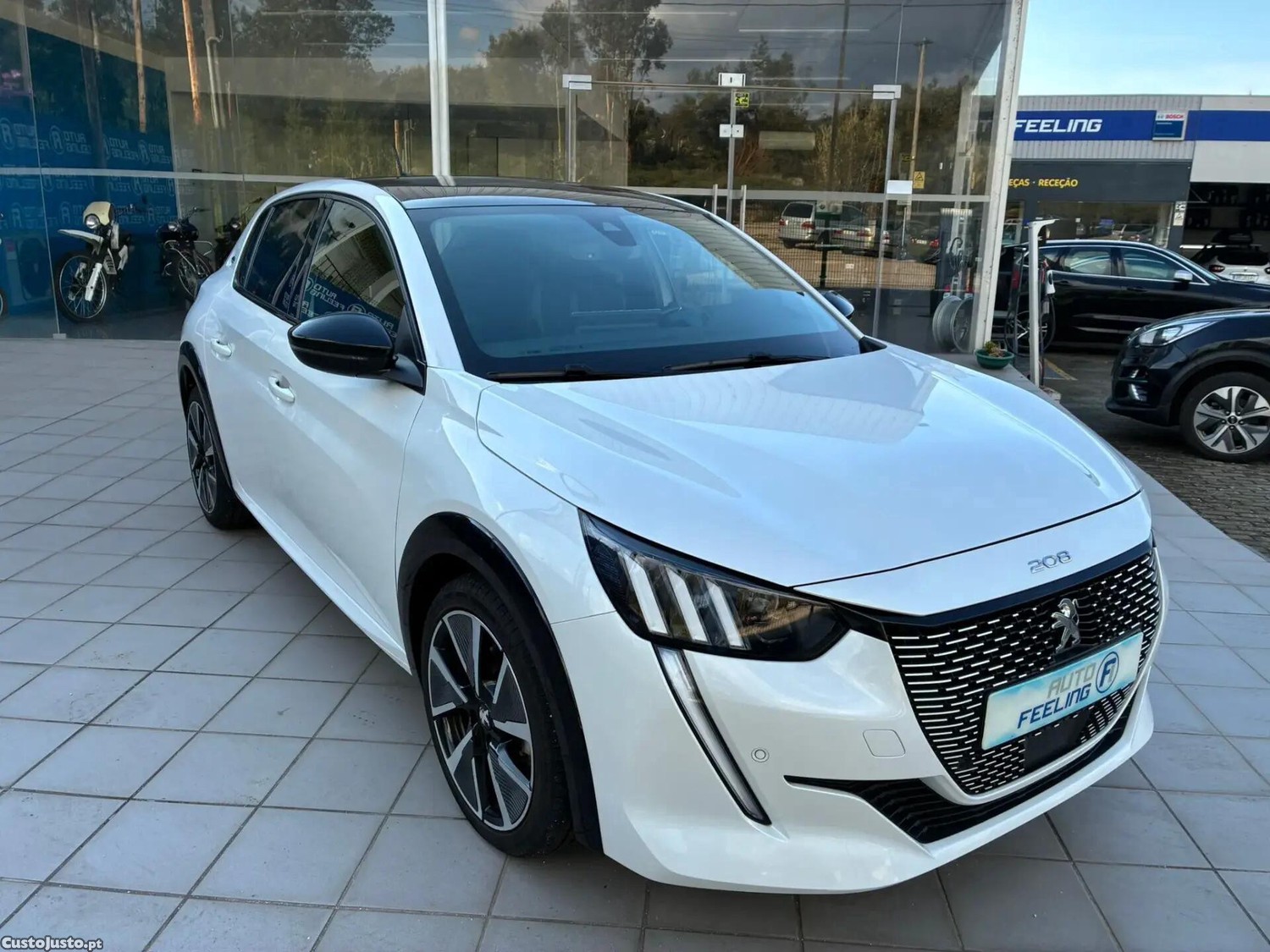 Peugeot e-208 50 kWh GT Line — fotografia 30