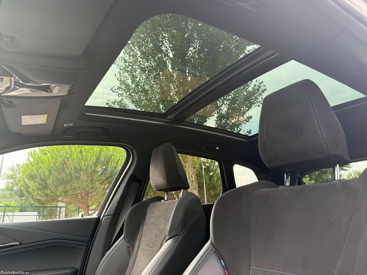 BMW 218 Active Tourer d Pack Desportivo M Auto — fotografia 4