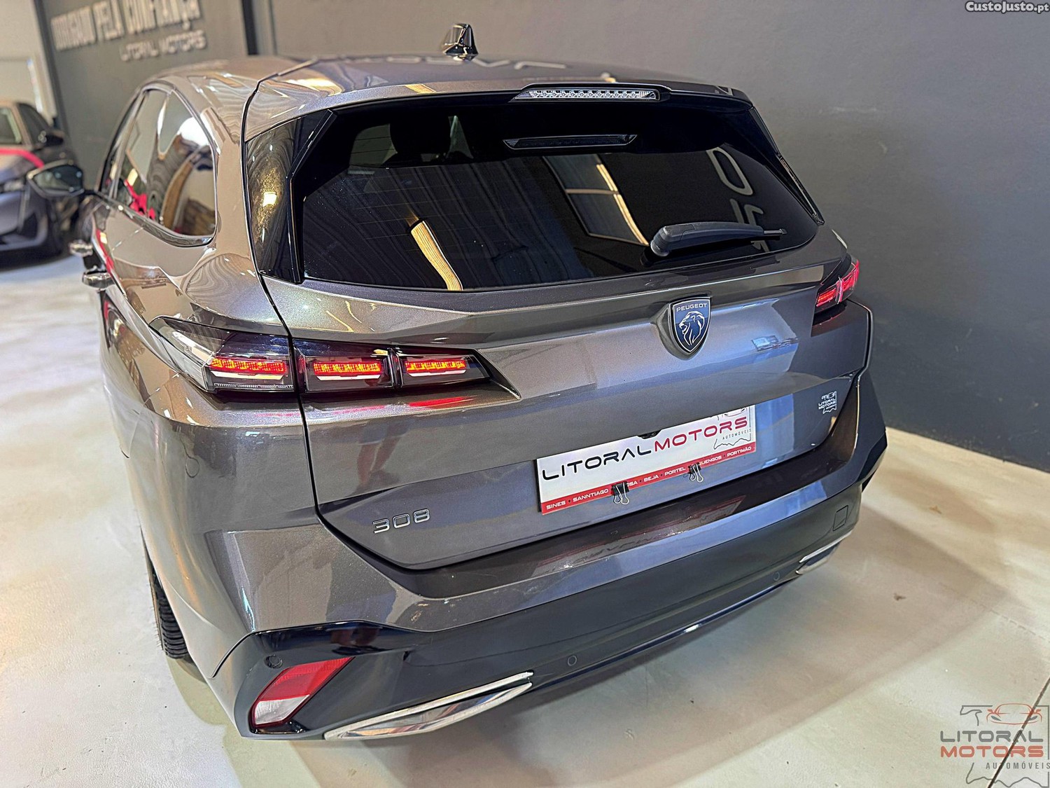 Peugeot 308 SW 1.2 PureTech Allure Pack EAT8 — fotografia 17