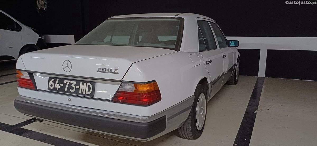 Mercedes-Benz 200 E — fotografia 10