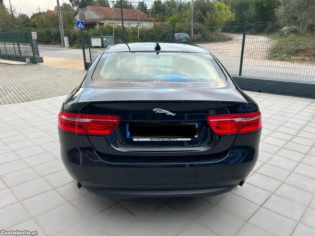 Jaguar XE 2.0 D Prestige — fotografia 24