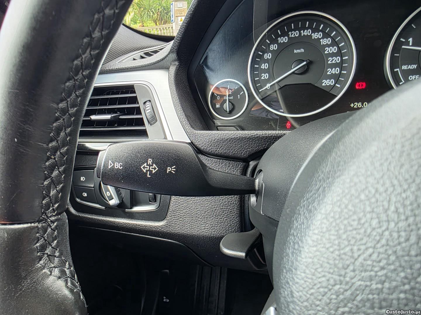 BMW 318 d Line Luxury Auto — fotografia 7