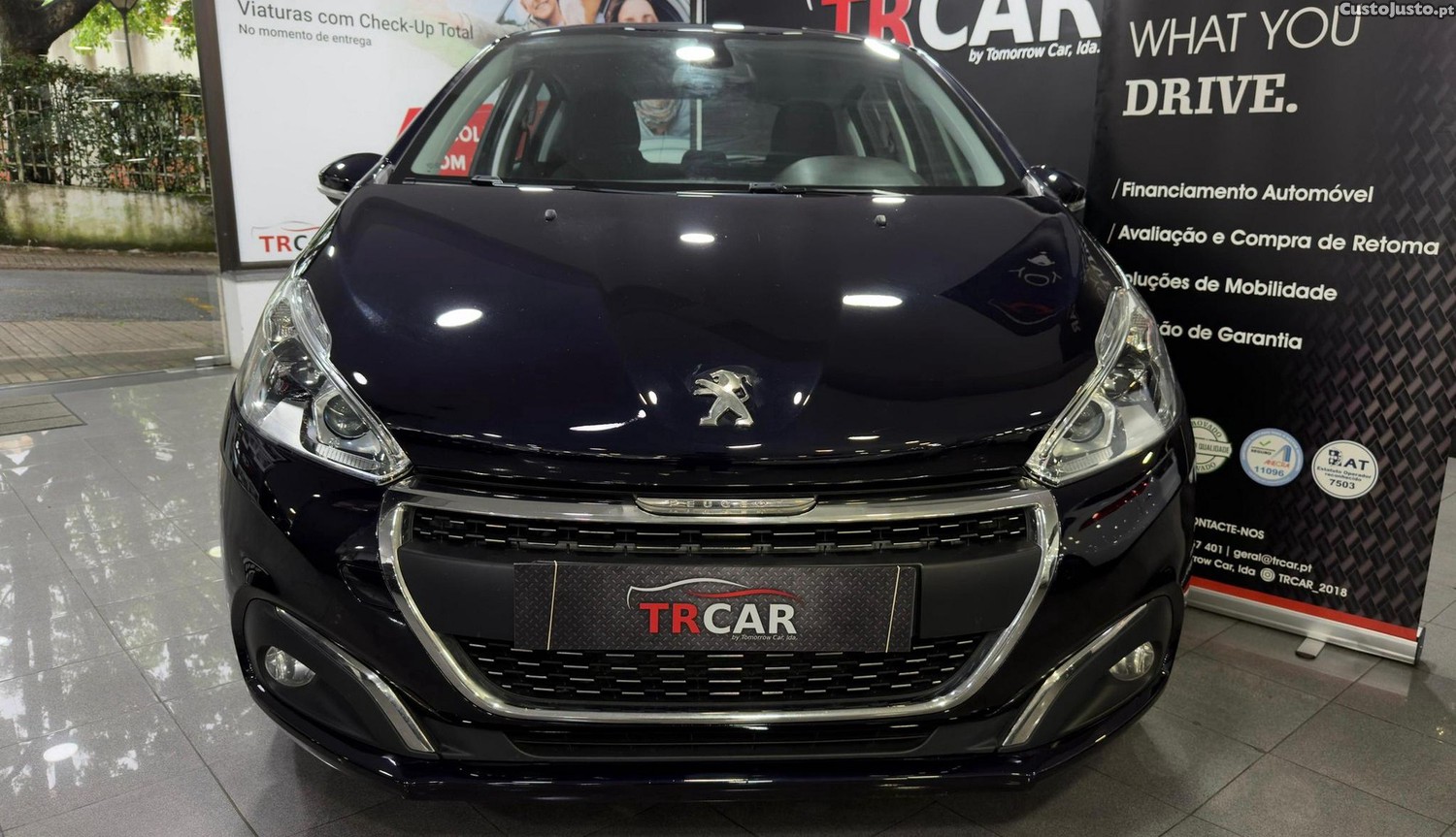 Peugeot 208 1.5 BlueHDi Allure — fotografia 18